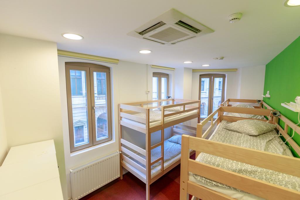 Pura Vida Sky Bar & Hostel บูคาเรสต์ ห้อง รูปภาพ