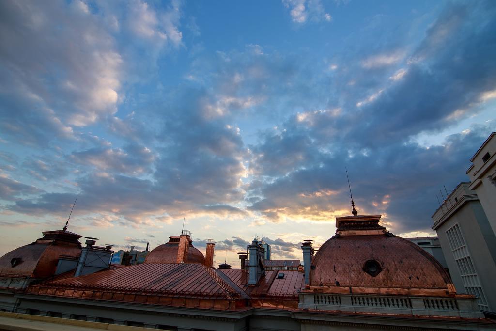 Pura Vida Sky Bar & Hostel บูคาเรสต์ ภายนอก รูปภาพ