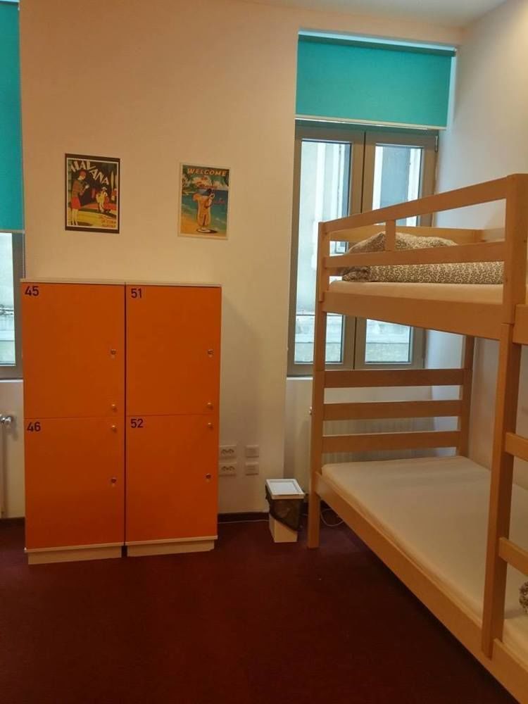 Pura Vida Sky Bar & Hostel บูคาเรสต์ ภายนอก รูปภาพ